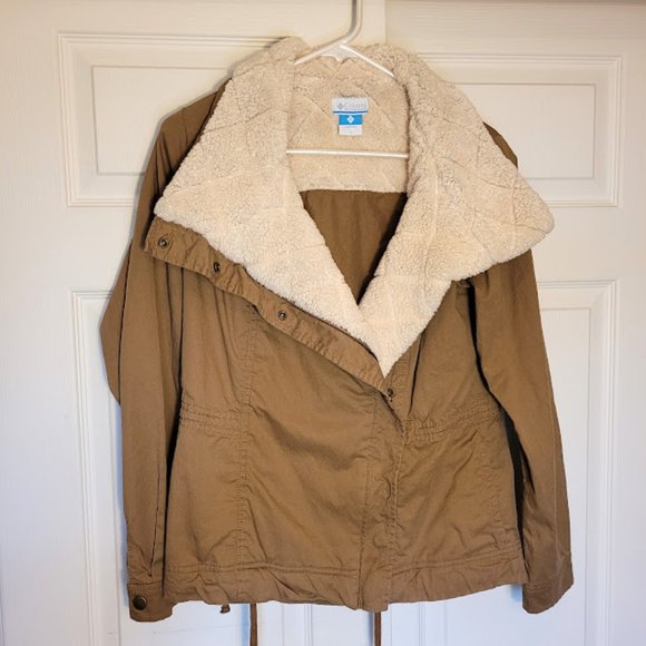 Columbia Jackets & Blazers - Columbia Sportswear Sherpa Lined Cozy Soft Tan Beige Jacket Zip & Snap Pockets S